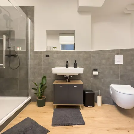 Schoen & Gut - Depot - Atelier 萨勒河畔瑙姆堡