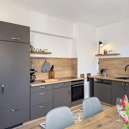 Schoen & Gut - Depot - Atelier *